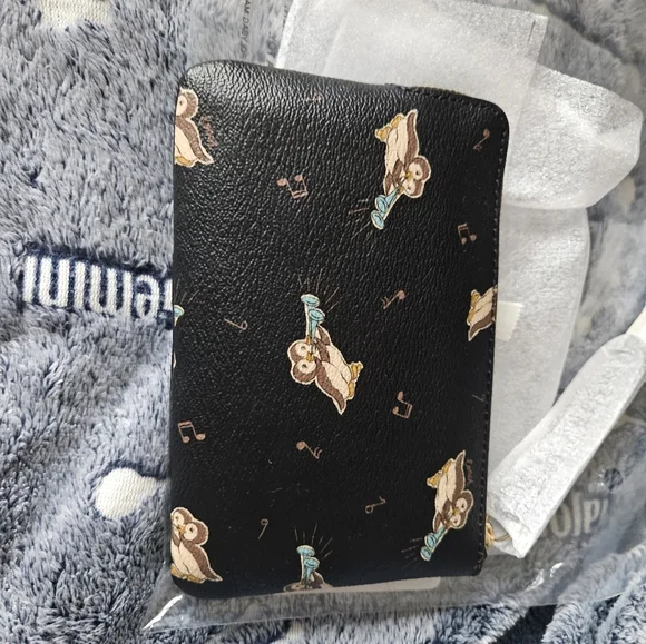 Corner Zip Wristlet With Penguin Print - Picture 2 of 4